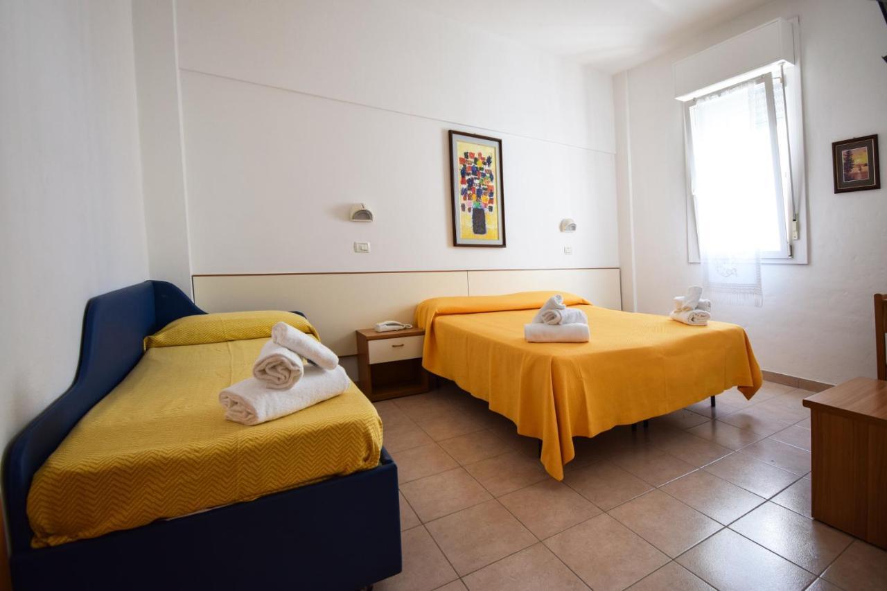 Hotel La Plage Cattolica Dış mekan fotoğraf