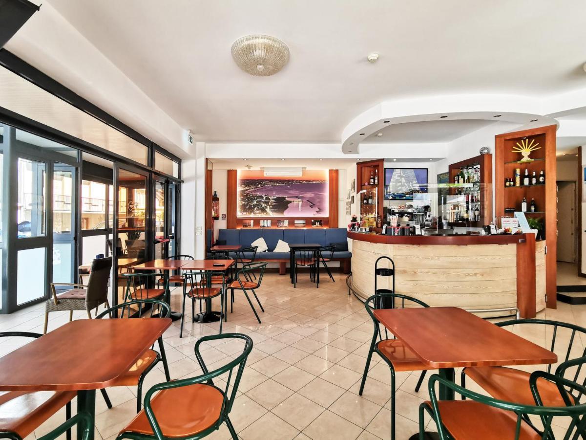 Hotel La Plage Cattolica Dış mekan fotoğraf